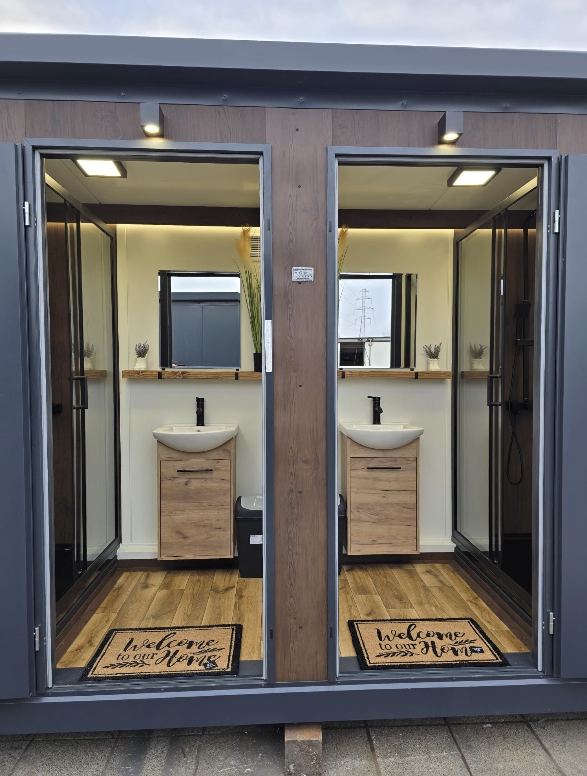 Double shower container